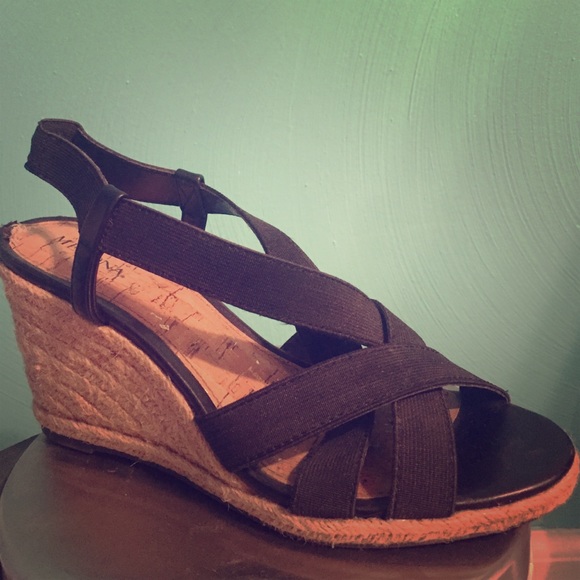 Black Wedges