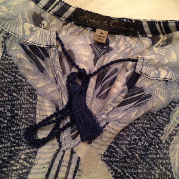 Beautiful Patterned Chiffon Blouse - Picture 3 of 3