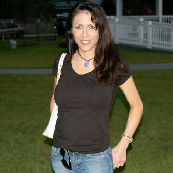 Meet your Posher, Natalie - Picture 2 of 4