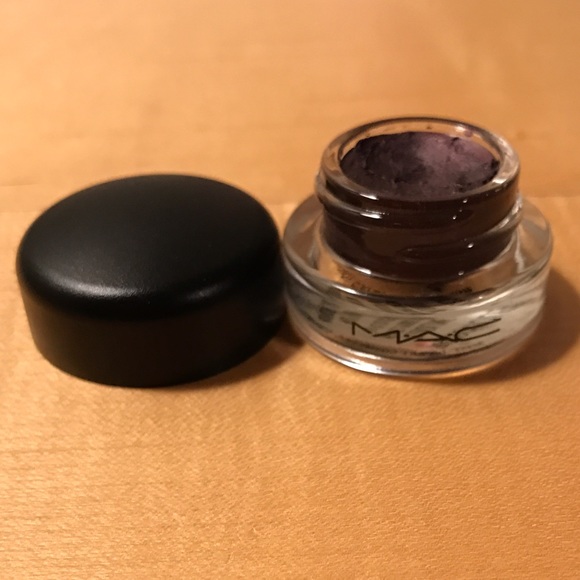 Authentic MAC Pro Longwear Fluidline, Macroviolet