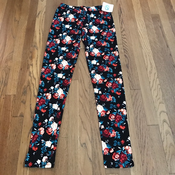 ✅Soft brushed knit leggings . Fits size S-L - Picture 2 of 5