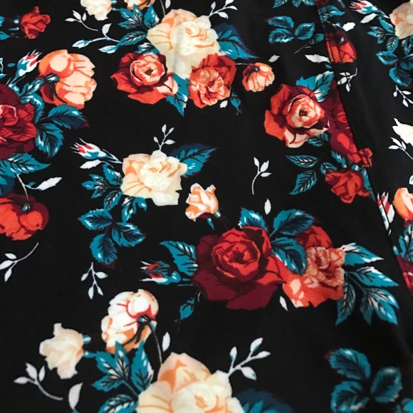 ✅Soft brushed knit leggings . Fits size S-L - Picture 5 of 5