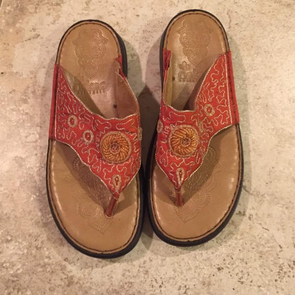 Very Comfy and Cute Women's Sandals