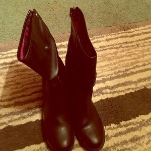 Size 5 skid resistant children boots