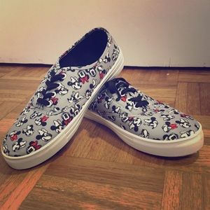 Womens size 8 Minnie Mouse sneakers