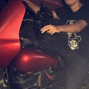 Meet your Posher, Julian tomas