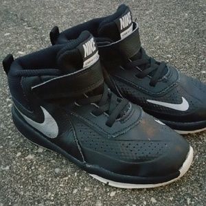 Toddler boys Nike sneakers