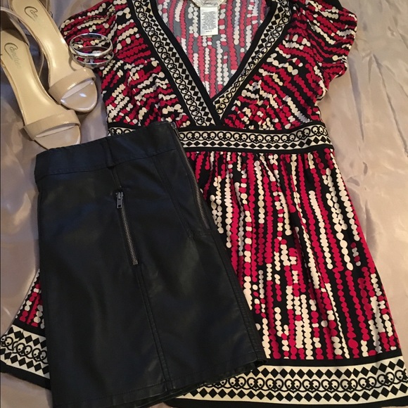Speechless Tops - Tunic print top with tie back..
