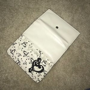 Music Note White Wallet