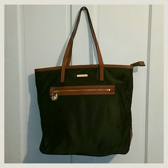 mk large zipped kempton tote