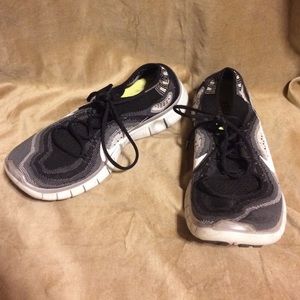 Nike Free Tennis Shoes