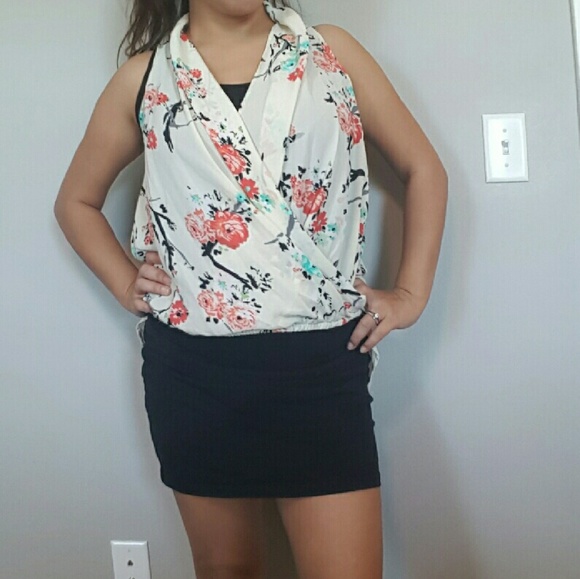 Xhilaration White pink Flower top