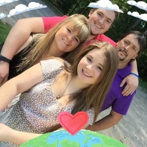 Meet your Posher, April