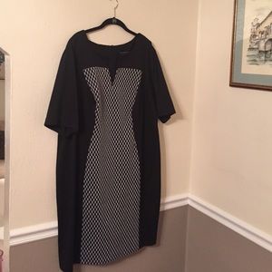 Black and white pattern dress