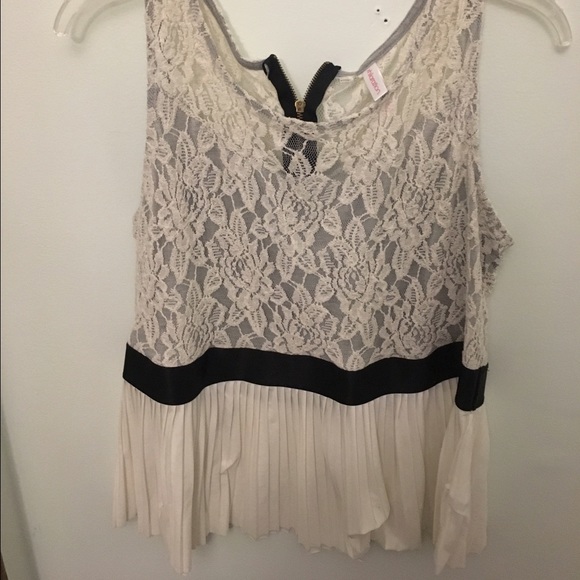 XL Sleeveless Peplum Top