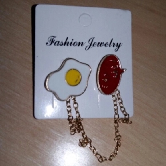 Beautiful Omelette Brooch - Picture 3 of 4