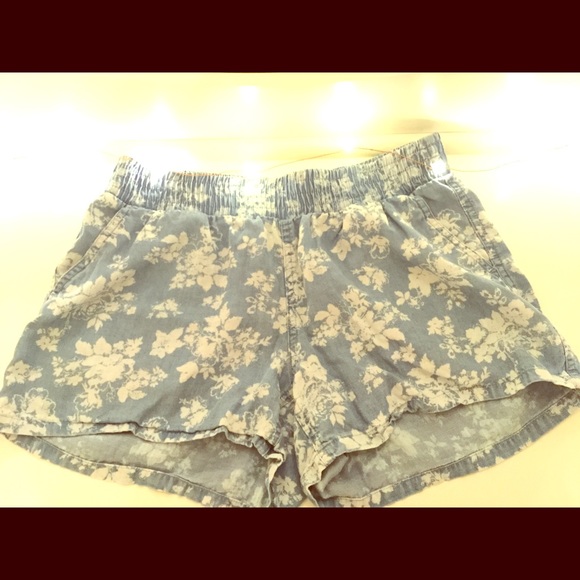 Floral print shorts - Picture 1 of 3