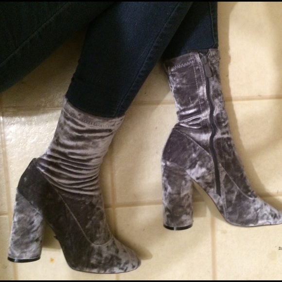 VELVET SOCK BOOTIES
