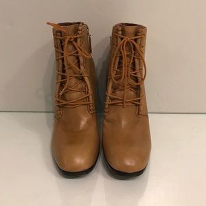 Elizabeth & James booties