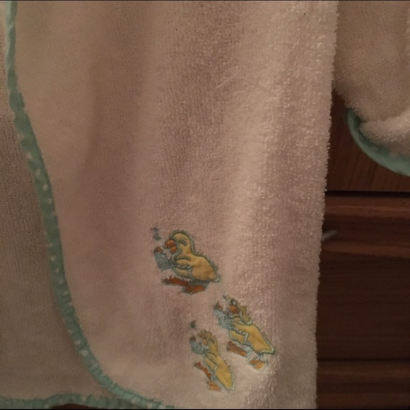 Bath & Beach Robe 🐤 - Picture 3 of 3