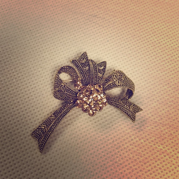 brooch