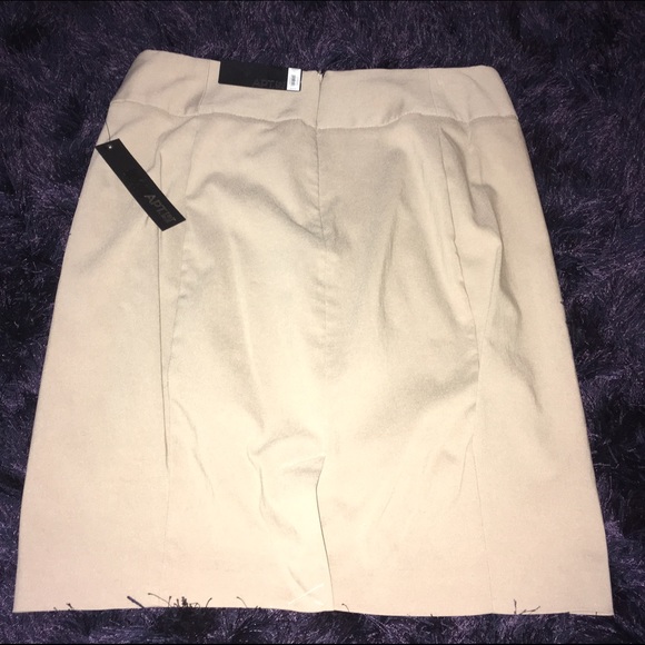 🌈3/$25 Apt 9 pencil skirt NWT - Picture 2 of 2