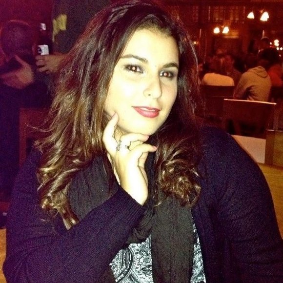 Meet your Posher, Sara - Picture 3 of 4