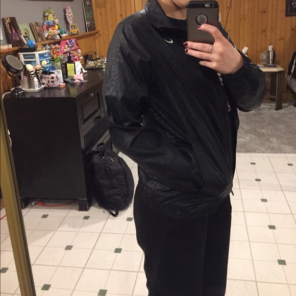 Nike Running Jacket - Picture 5 of 6
