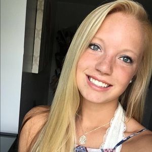 Meet your Posher, Lydia