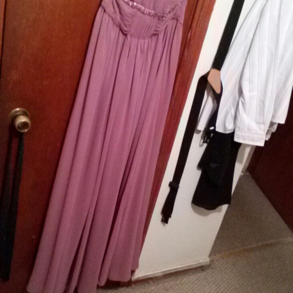 Formal dress - Picture 1 of 1