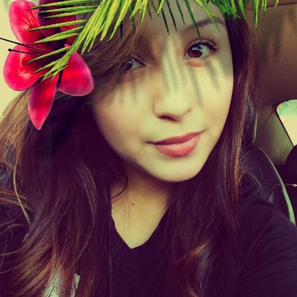 Meet your Posher, Adilene - Picture 1 of 1