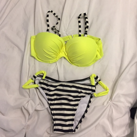 Never worn!!! Bikini