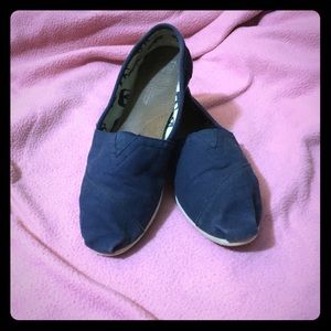 Blue TOMS
