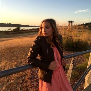 Meet your Posher, Vanessa