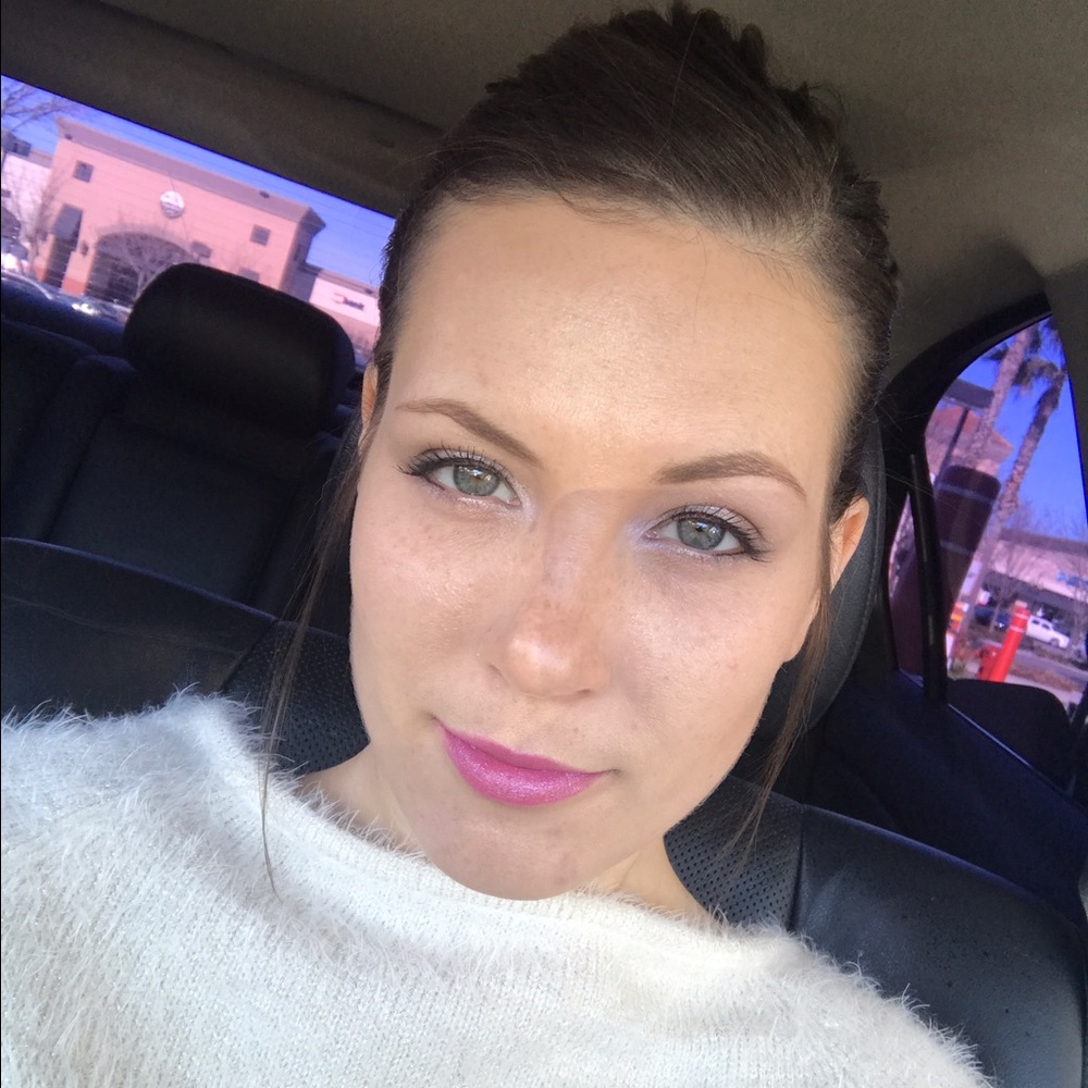 Meet your Posher, Jessica