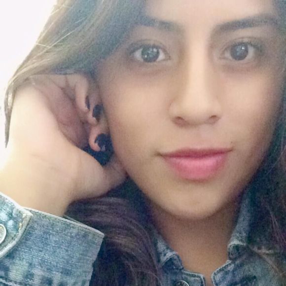 Meet your Posher, Mayra - Picture 1 of 1