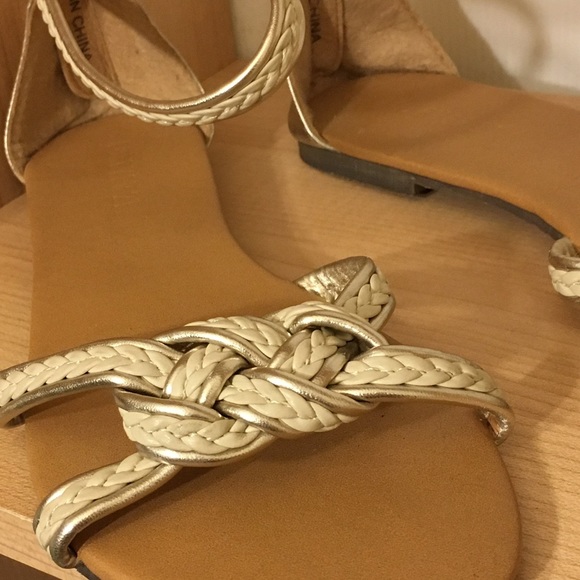 Forever 21 Knot Sandals - Picture 2 of 4