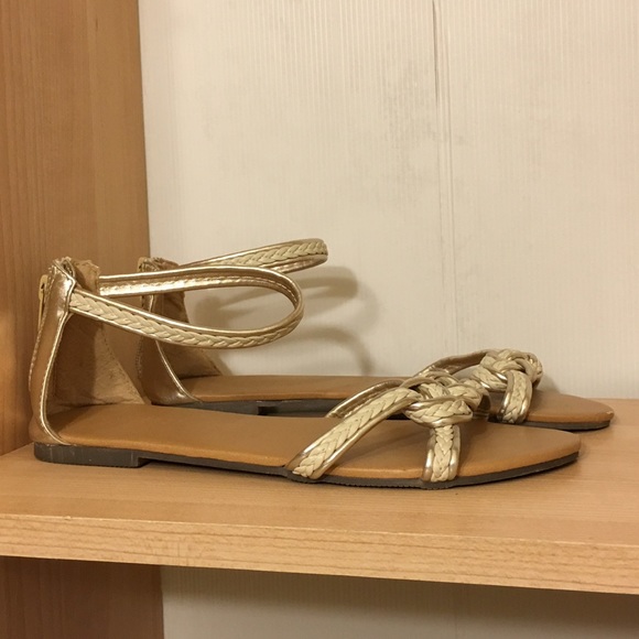 Forever 21 Knot Sandals - Picture 3 of 4