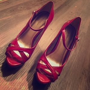 Red bcbgeneration heels