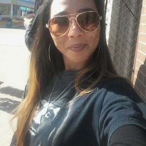 Meet your Posher, Yvette