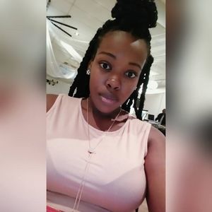 Meet your Posher, Denisha