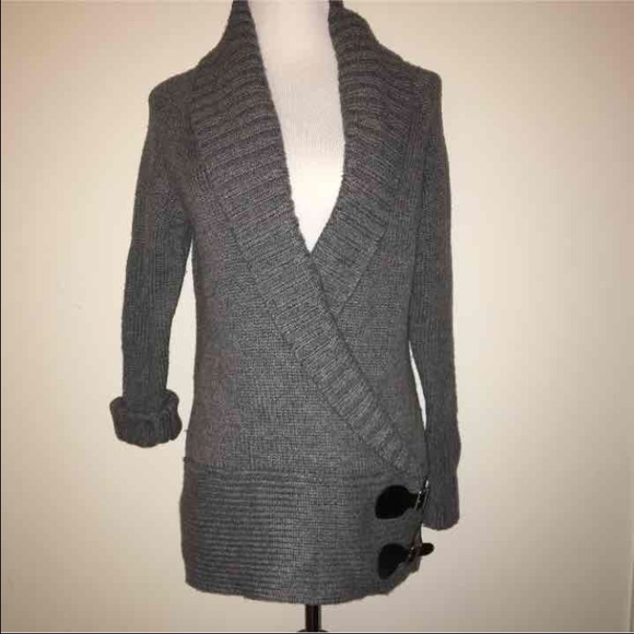 (L) Wrap sweater