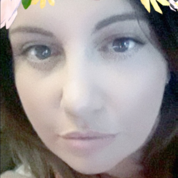 Meet your Posher, Lisa - Picture 1 of 1