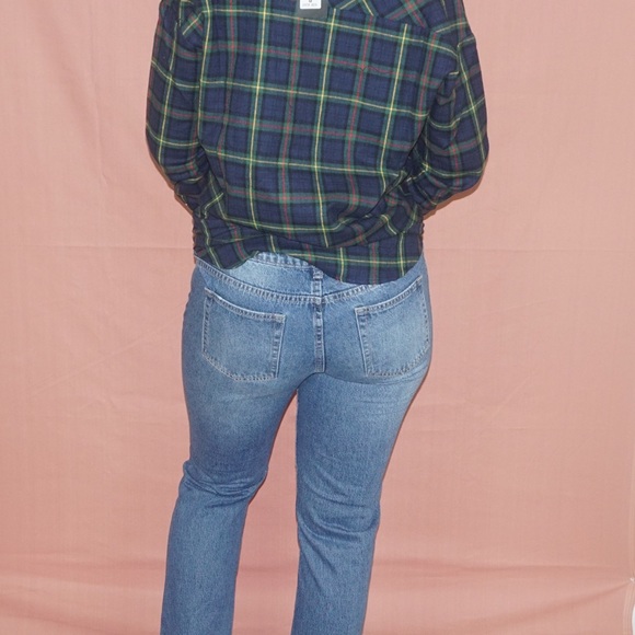 |FLASH SALE| Distressed jeans - Picture 2 of 2