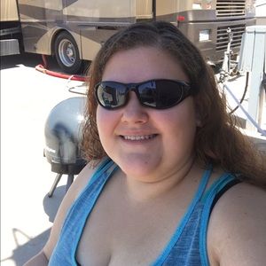 Meet your Posher, Marisa