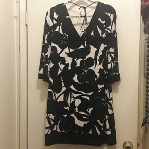 Black and white mid dress. Size L