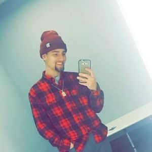 Meet your Posher, Levi