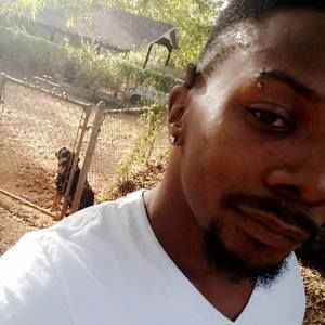 Meet your Posher, Dennis