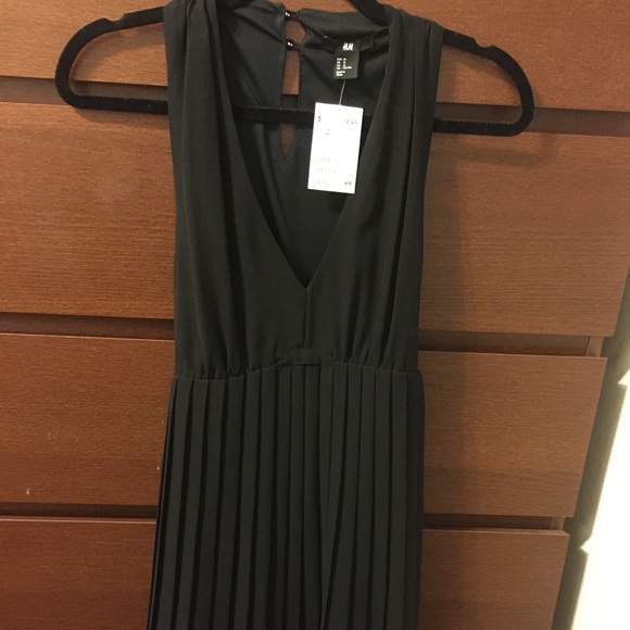 NWT H&M black pleated dress sz 14 L