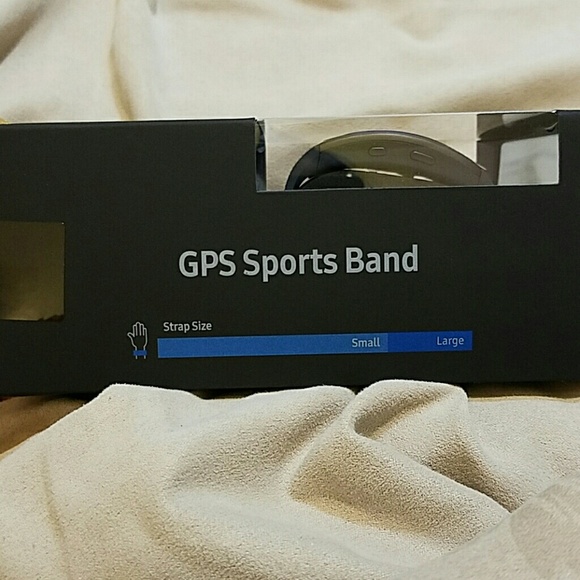 Brand new Samsung Gear Fit2. Never been used. - Picture 3 of 4